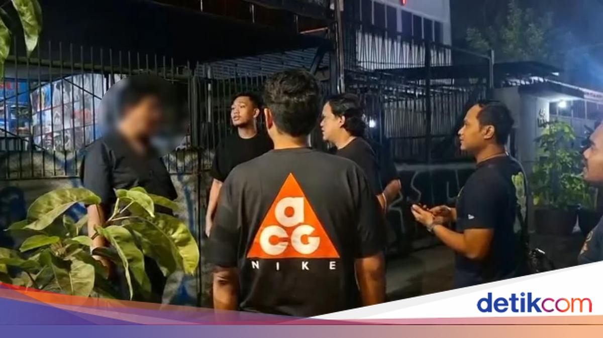 Momen Penangkapan Pria Penendang Wanita di Senayan City