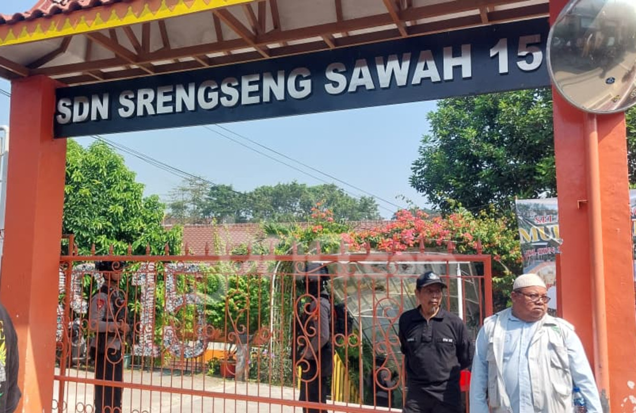 ---
Kegiatan Belajar Mengajar di SD Jakarta Selatan Kembali Normal Pasca Ancaman Teror Bom

---