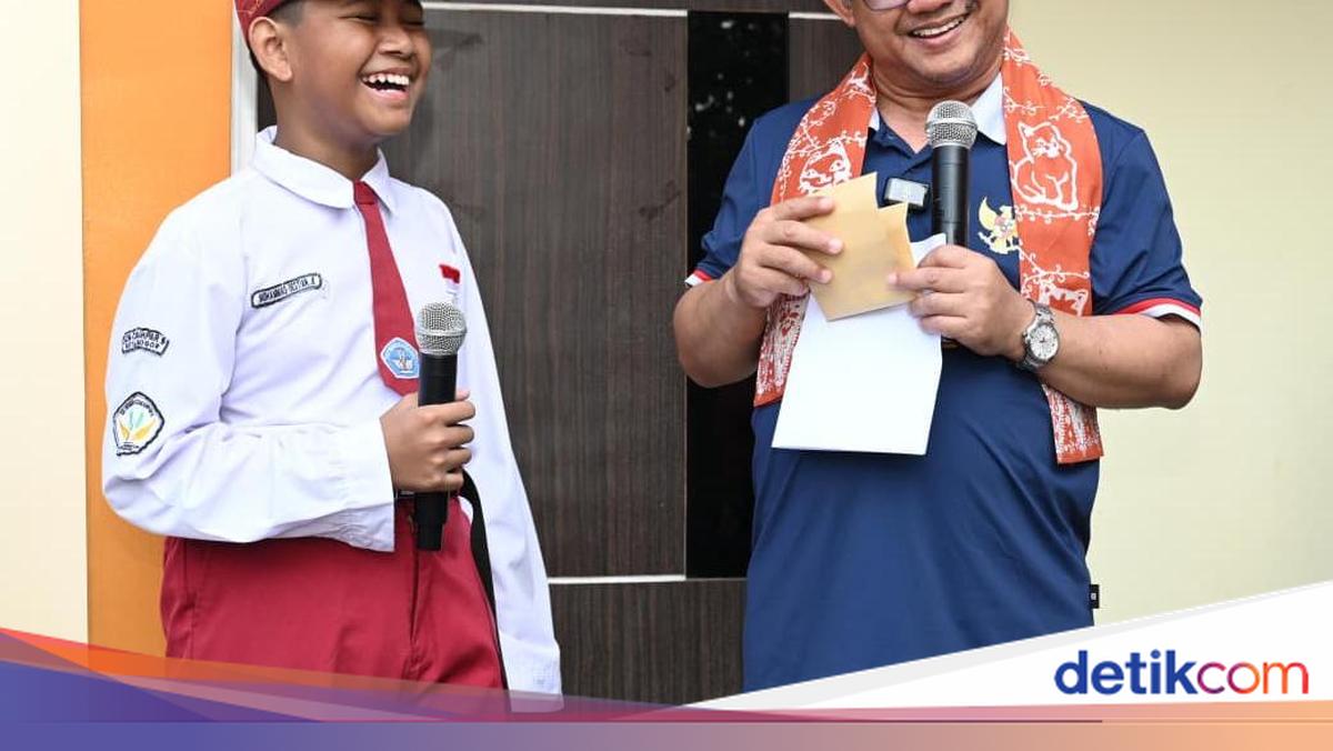 Siswa SD Berbicara Bahasa Inggris dengan Lancar Bersama Mendikdasmen, Belajar Melalui YouTube