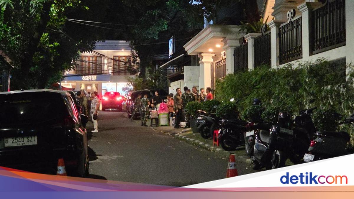 ---
TNI Mengklarifikasi Penjagaan Ketat di Rumah Jampidsus

---