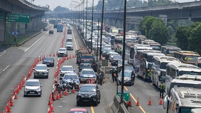 Jasa Marga Terapkan Sistem Contraflow di Tol Japek untuk Atasi Kepadatan Lalu Lintas