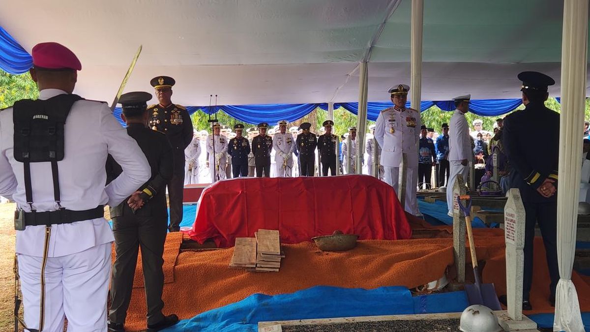 Pemakaman Militer Mantan Panglima TNI Widodo AS di TMP Kalibata