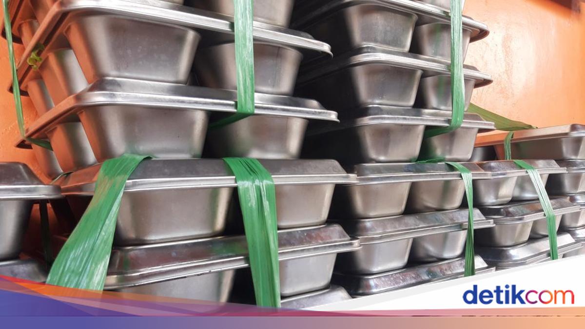 Reaksi Kepala BGN Terkait Viral Siswa Angkut Ompreng MBG